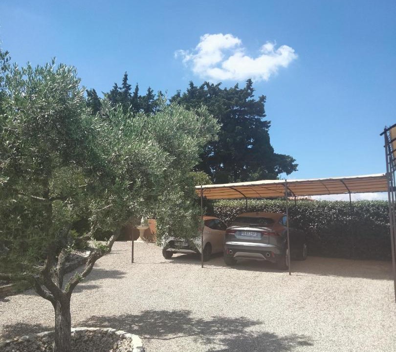 Photo of Others in Saint-Saturnin-les-Avignon