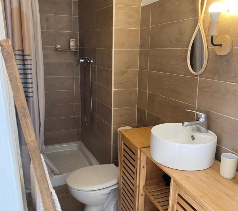 Photo of Bathroom in Jouques