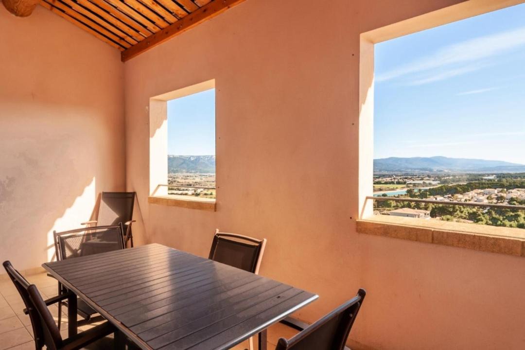 Photo of Patio Balcony in Pont Royal