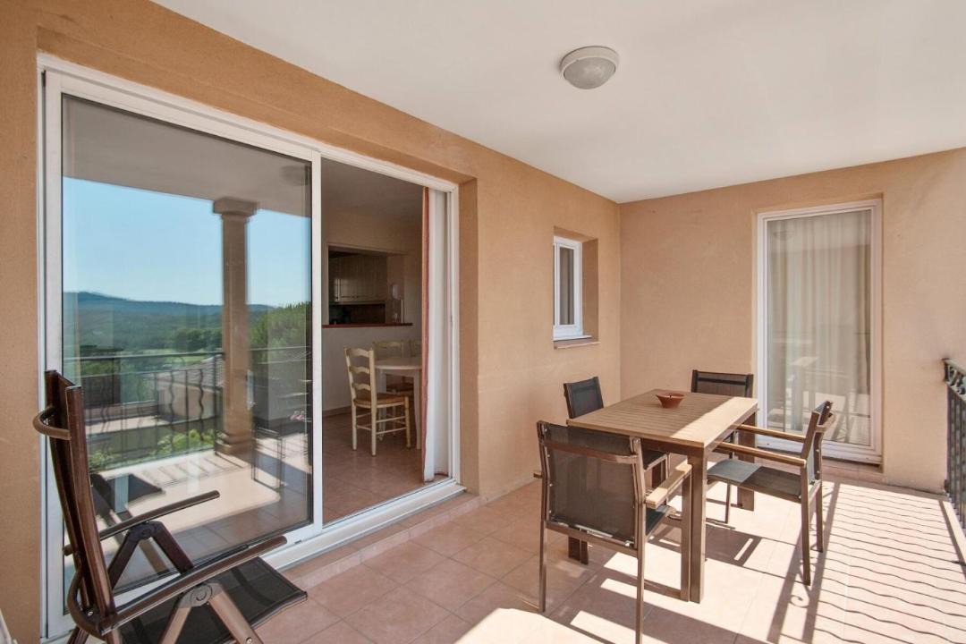 Photo of Patio Balcony in Pont Royal