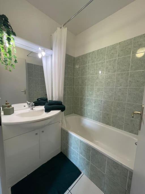 Photo of Bathroom in Saint-Saturnin-les-Avignon