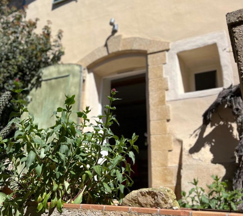 Photo of Buildings in La Bastidonne
