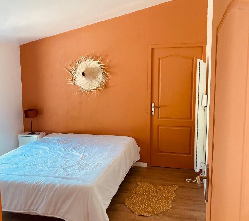Photo of Bedroom in Saint-Cannat