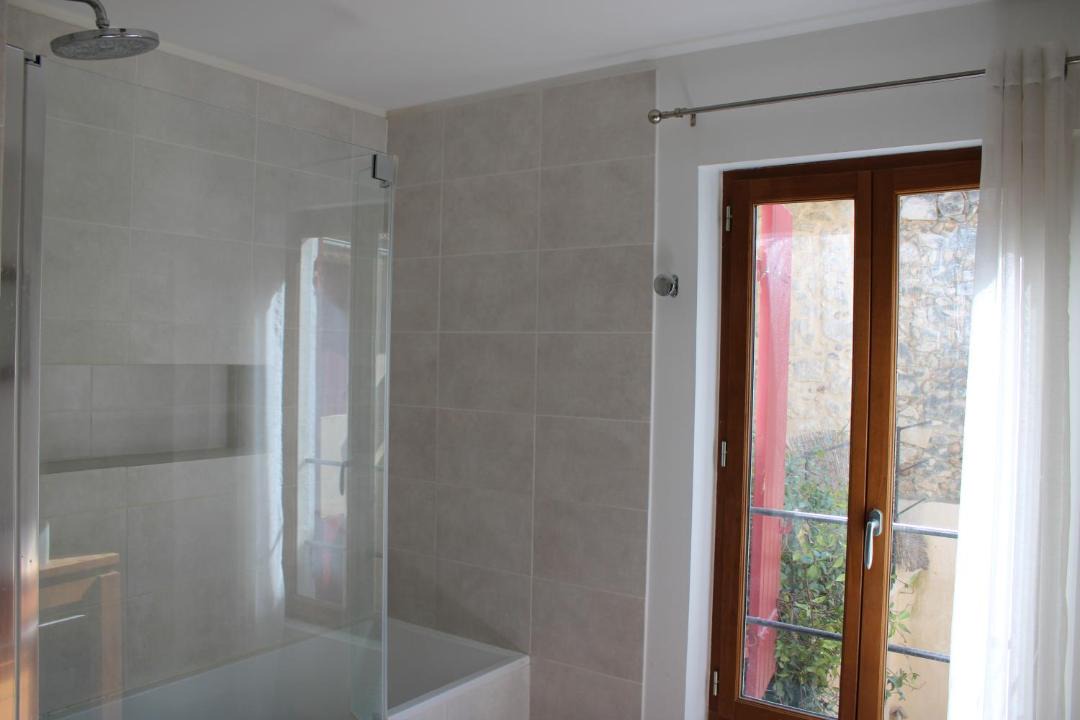 Photo of Bathroom in Eyragues
