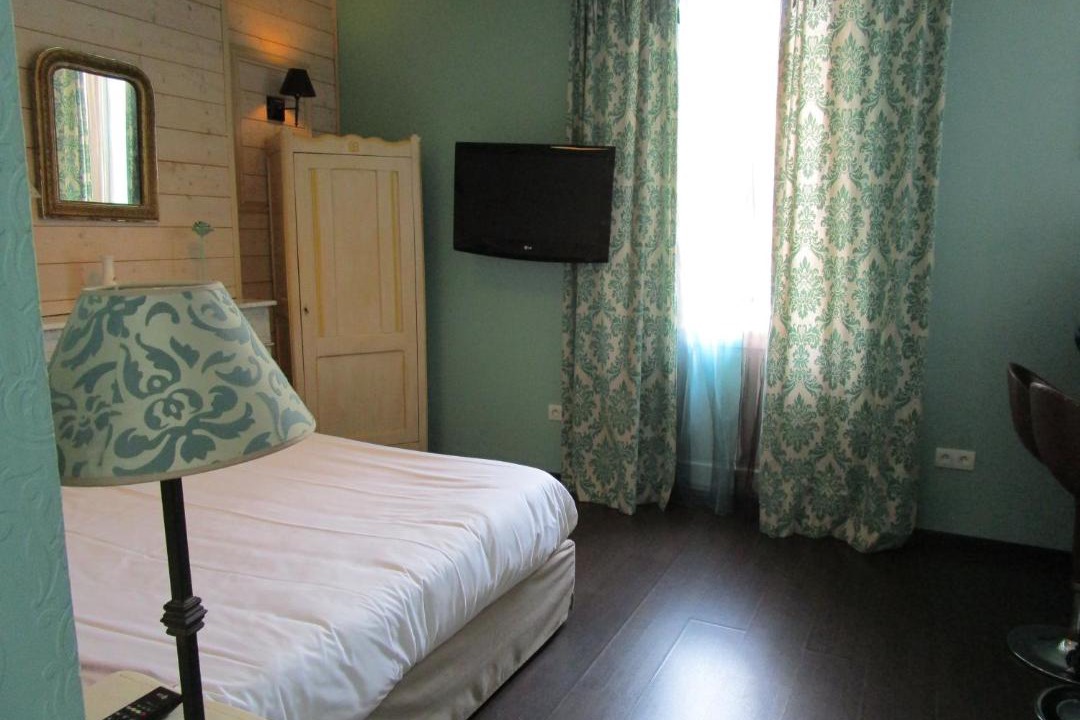 Photo of Bedroom in Orange
