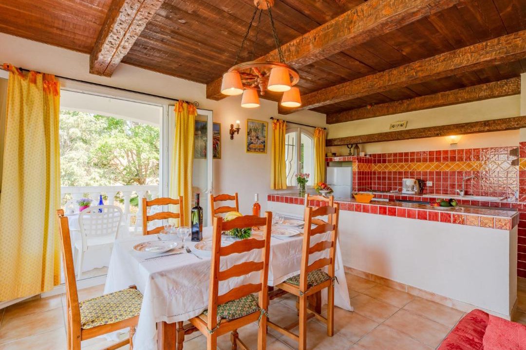Photo of Kitchen in Bauduen