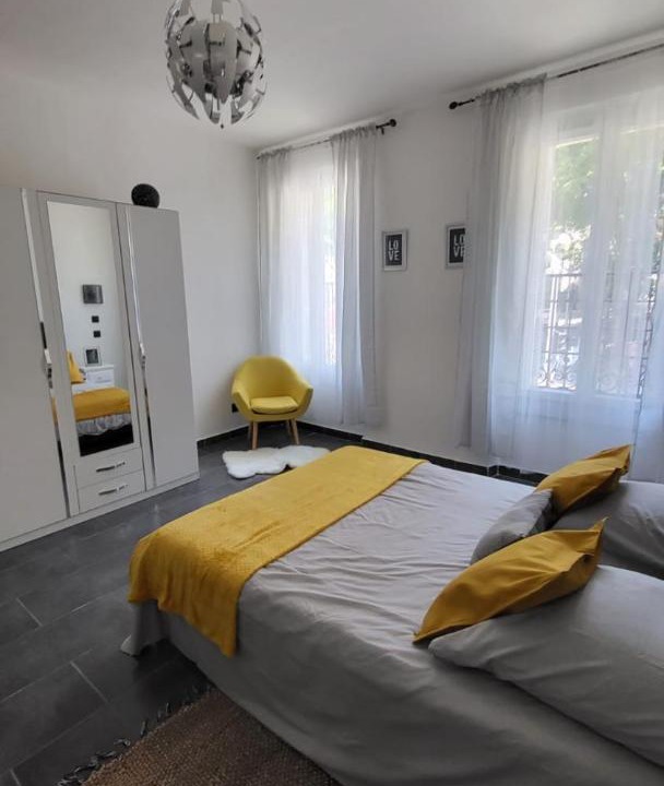 Photo of Livingroom in Noailles