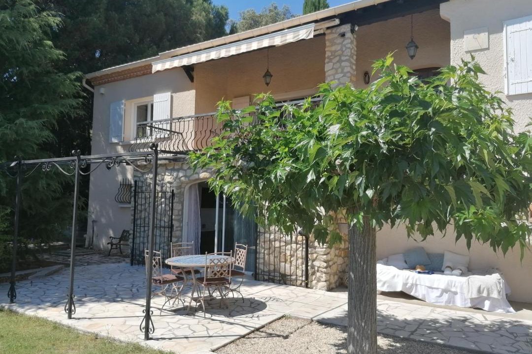 Photo of Buildings in Montfrin