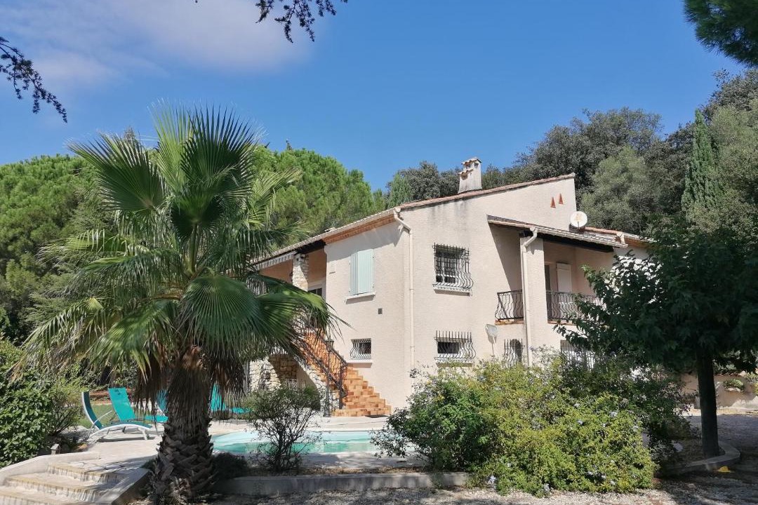 Photo of Buildings in Montfrin