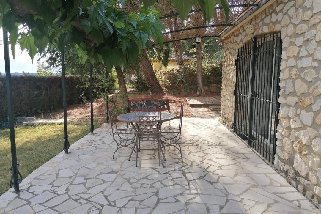 Photo of Patio Balcony in Montfrin
