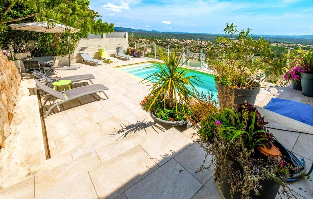Photo of Patio Balcony in La Bouverie