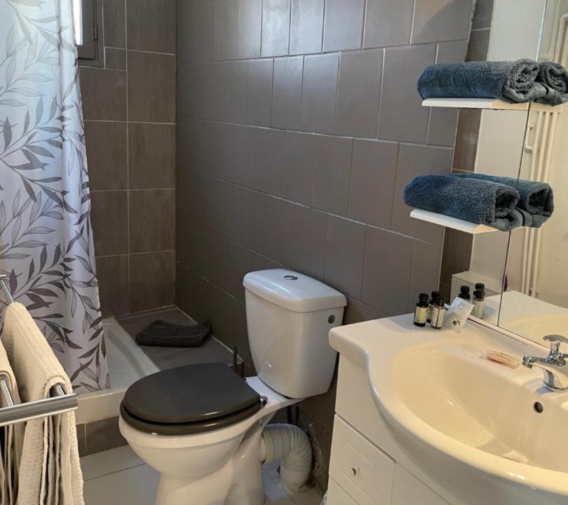 Photo of Bathroom in Montfavet