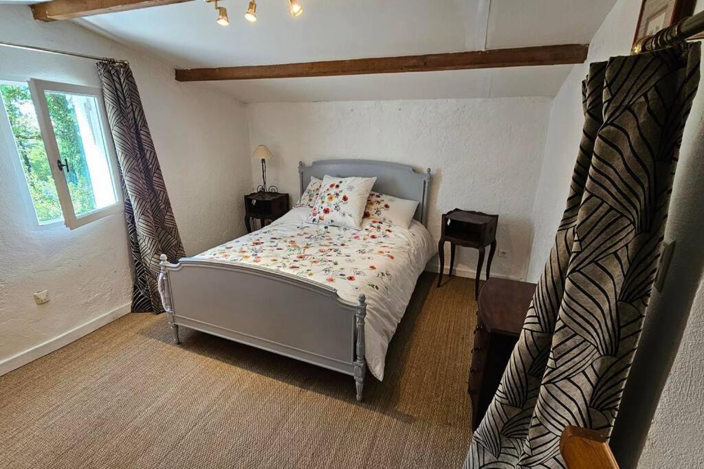 Photo of Bedroom in Saint-Cezaire-sur-Siagne