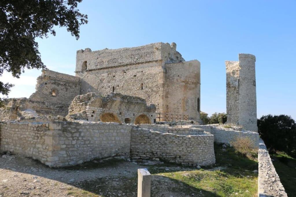Photo of Buildings in Le Thor