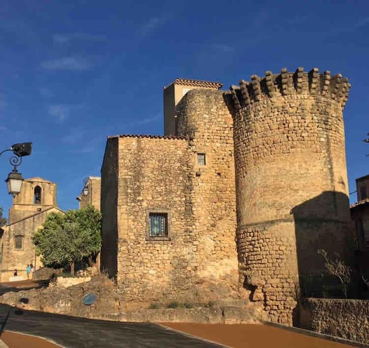 Photo of Buildings in Peyrolles-en-Provence