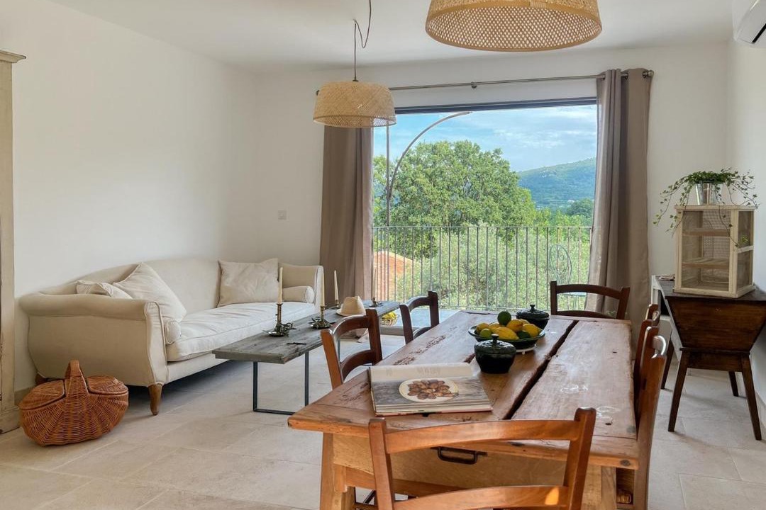 Photo of Livingroom in Lacoste