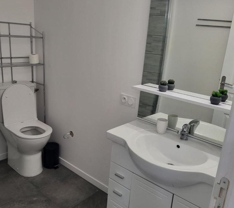 Photo of Bathroom in Montfavet