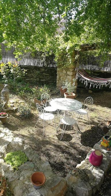 Photo of Patio Balcony in Rustrel