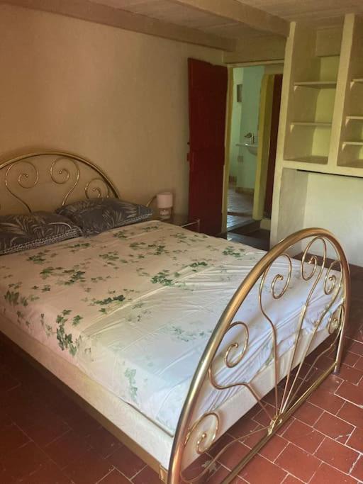 Photo of Bedroom in Rustrel