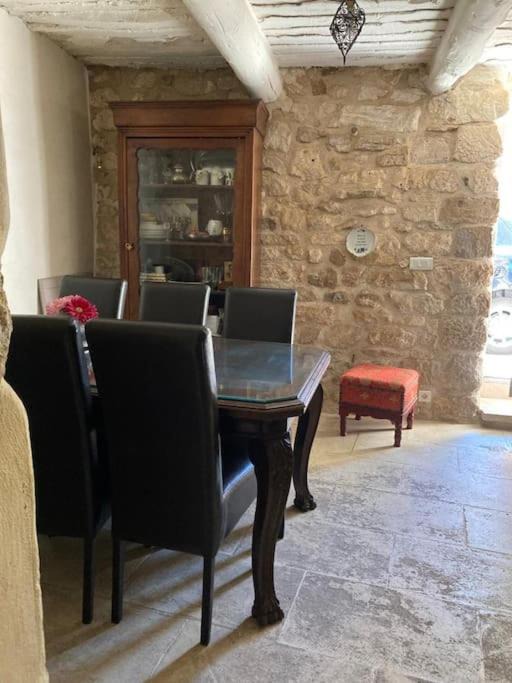 Photo of Livingroom in Rustrel