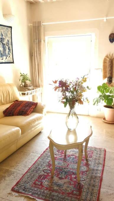 Photo of Livingroom in Rustrel