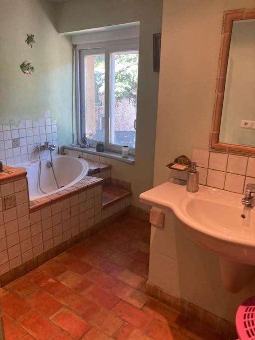 Photo of Bathroom in Rustrel