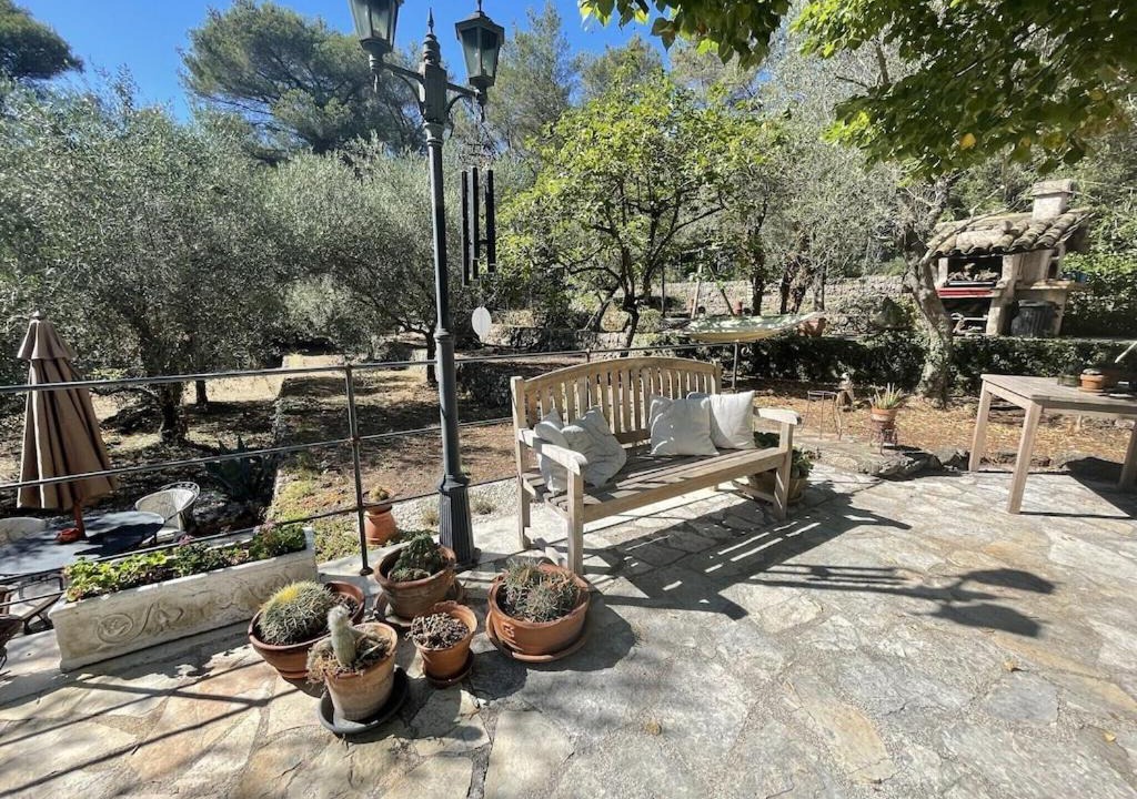 Photo of Patio Balcony in Saint-Cezaire-sur-Siagne