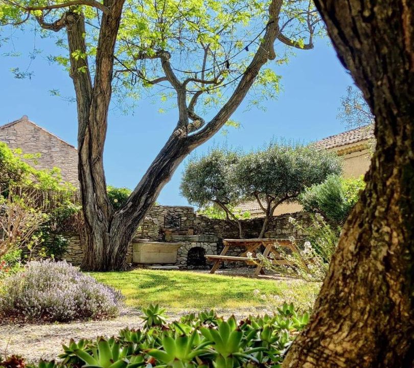 Photo of Outdoor in Tavel