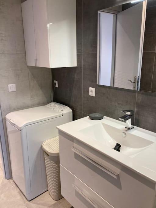 Photo of Bathroom in Cavaliere Beach