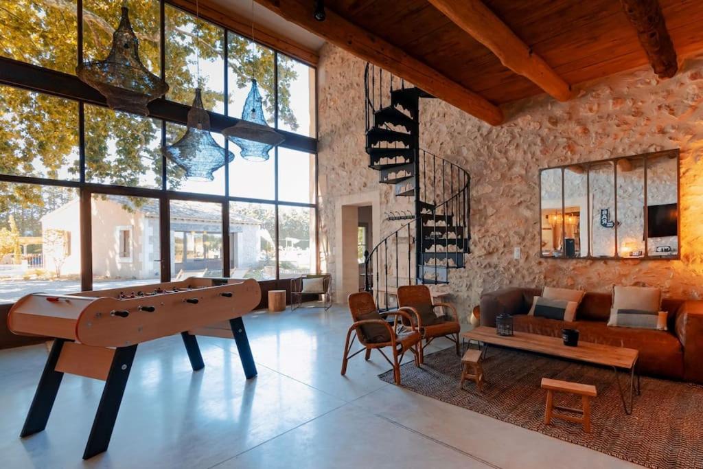 Photo of Livingroom in Saint-Pierre-de-Mezoargues