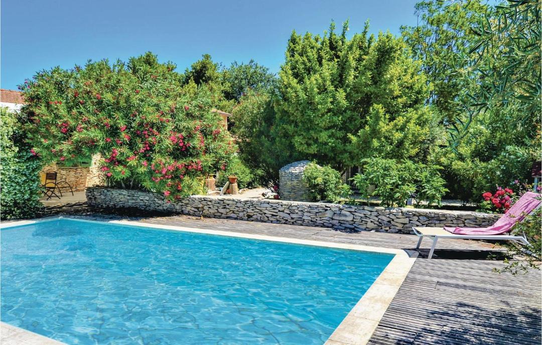Photo of Outdoor in Tavel