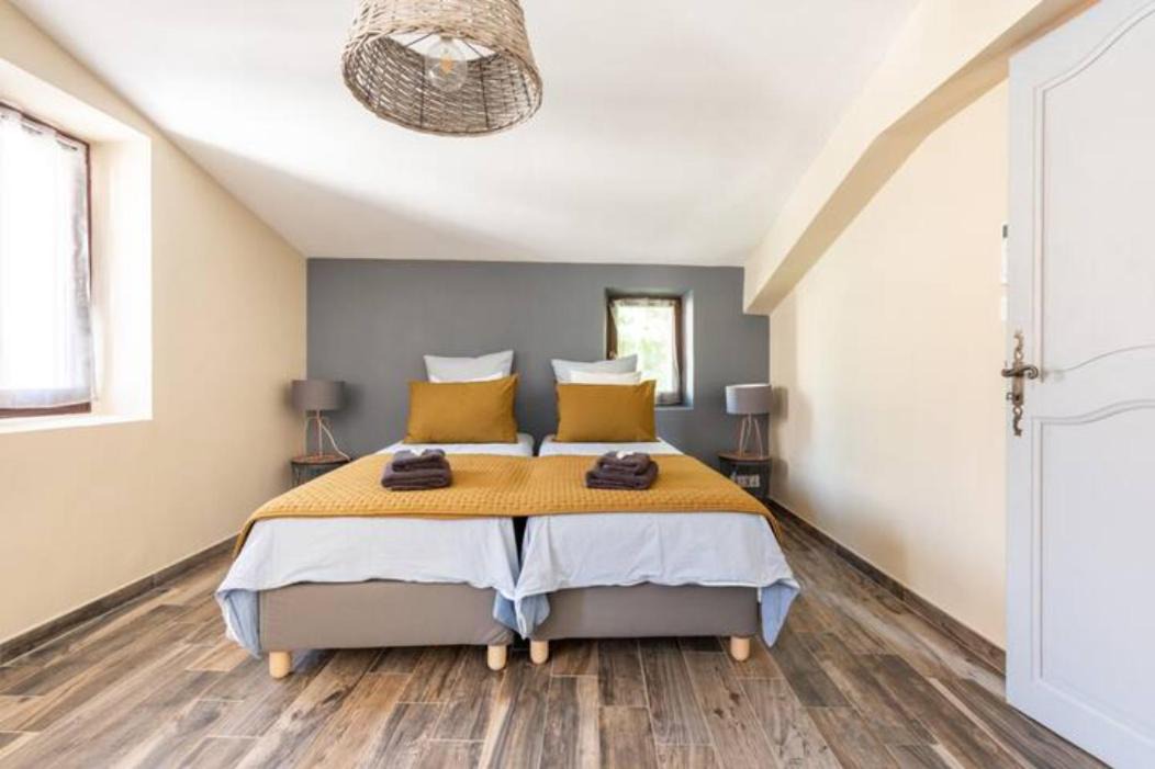 Photo of Bedroom in L'Isle-sur-la-Sorgue