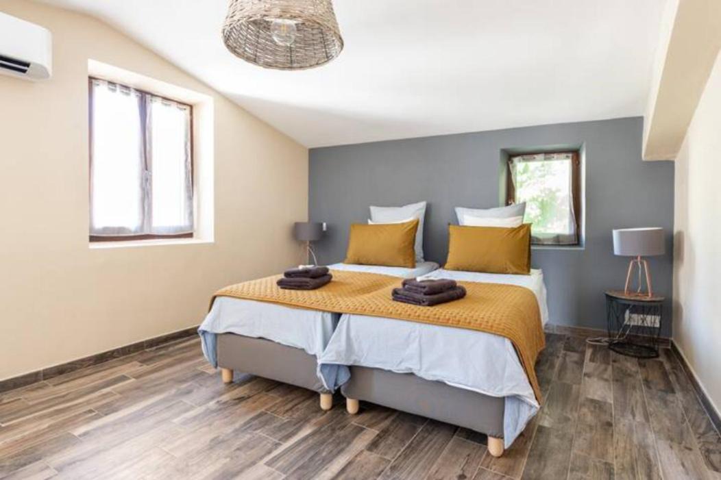 Photo of Bedroom in L'Isle-sur-la-Sorgue