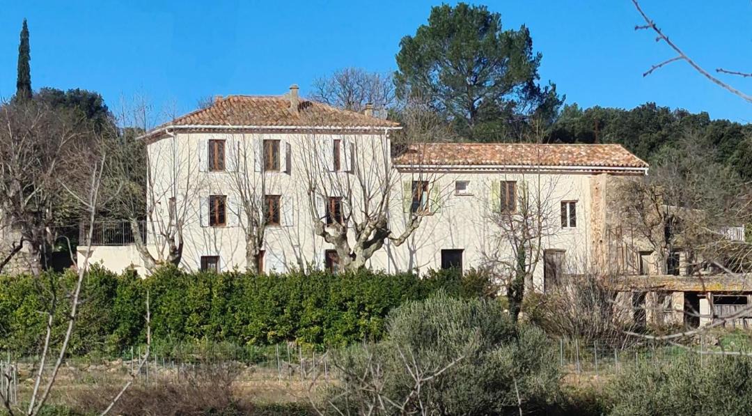 Photo of Buildings in Carnoules