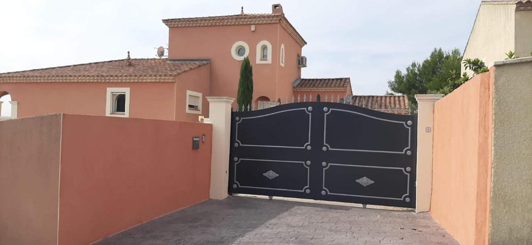 Photo of Others in Beaucaire