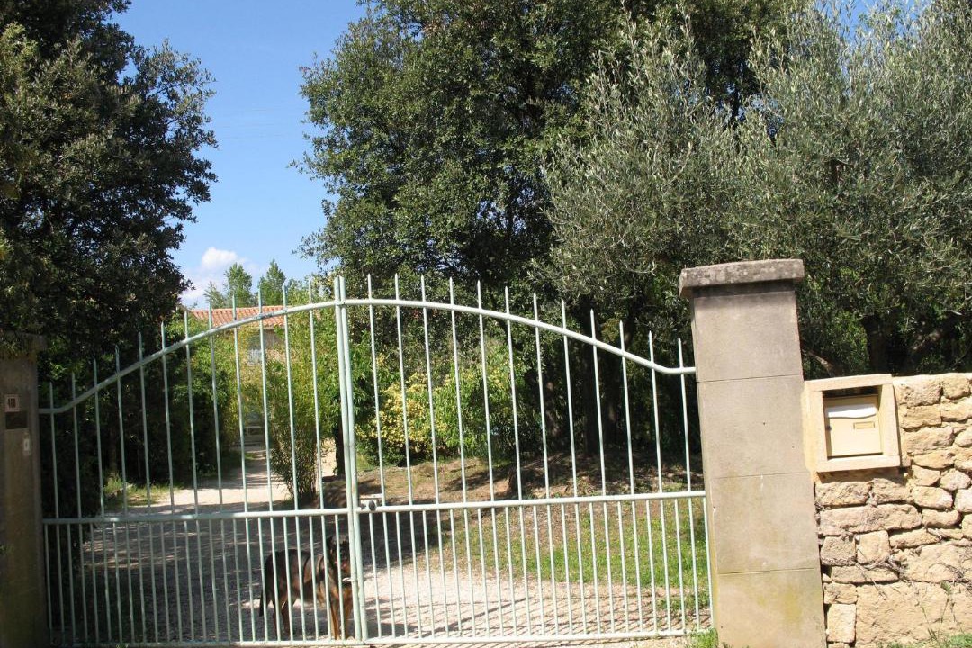 Photo of Buildings in Vers-Pont-du-Gard