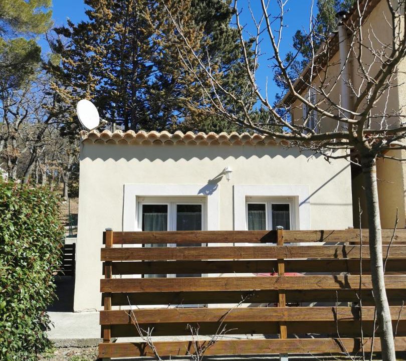 Photo of Buildings in Pierrevert