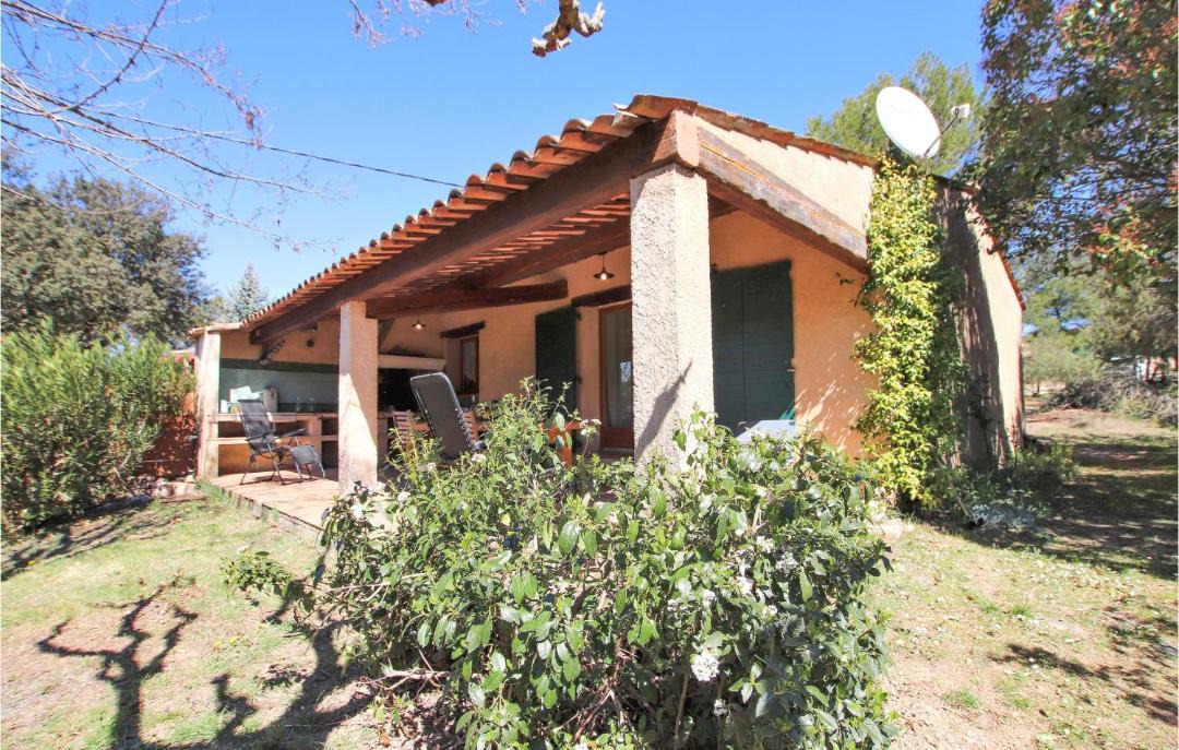 Photo of Buildings in Fox-Amphoux