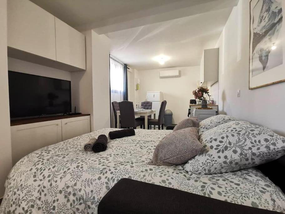 Photo of Bedroom in Miramas