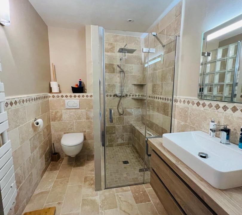 Photo of Bathroom in Malaucene