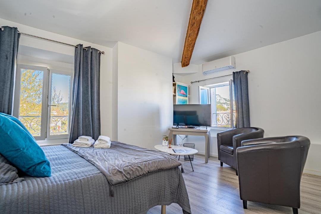 Photo of Bedroom in Hyeres