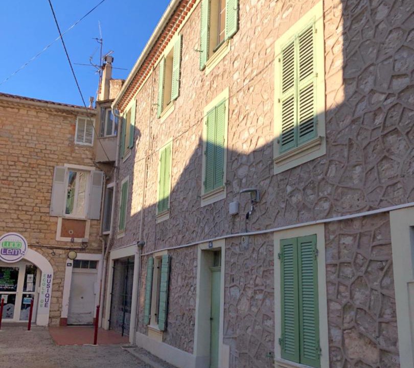 Photo of Buildings in Hyeres
