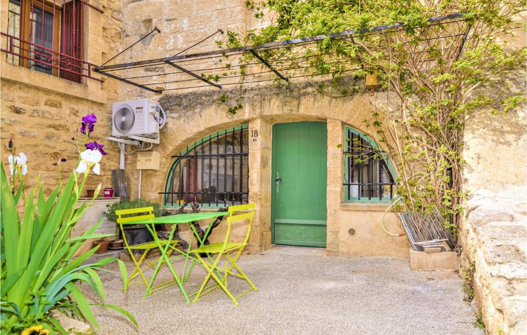 Photo of Buildings in Remoulins