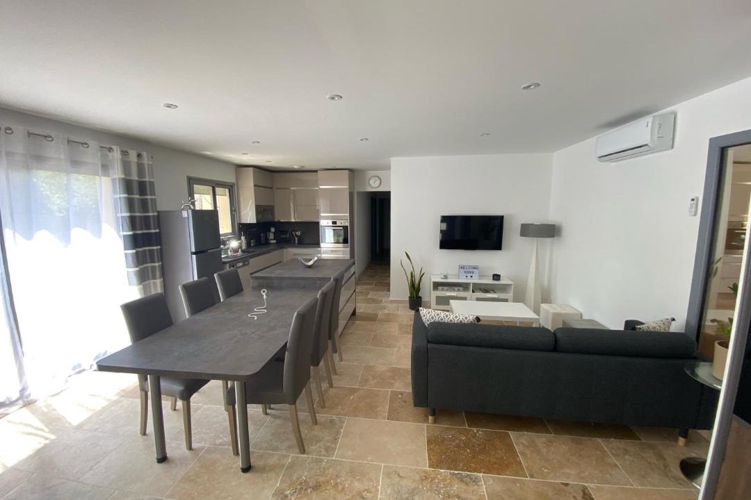 Photo of Livingroom in Caromb