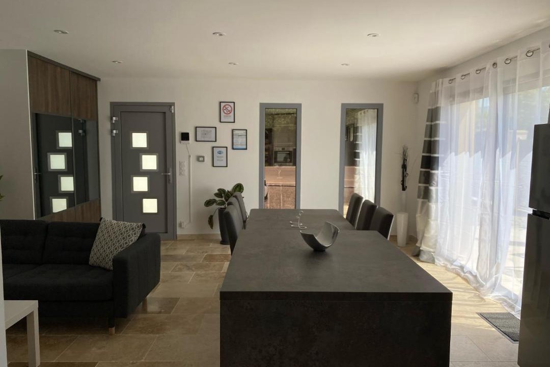 Photo of Livingroom in Caromb