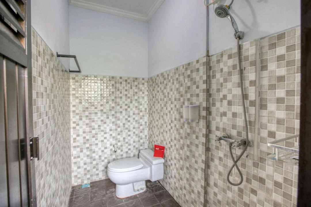 Photo of Bathroom in Mumbul