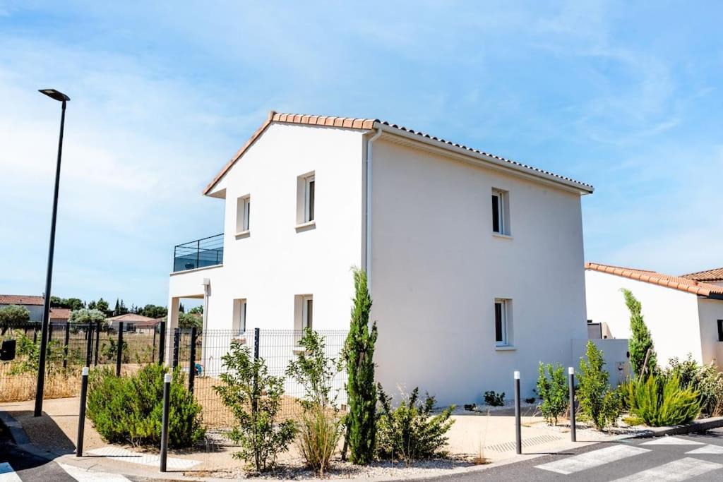 Photo of Buildings in Morieres-les-Avignon
