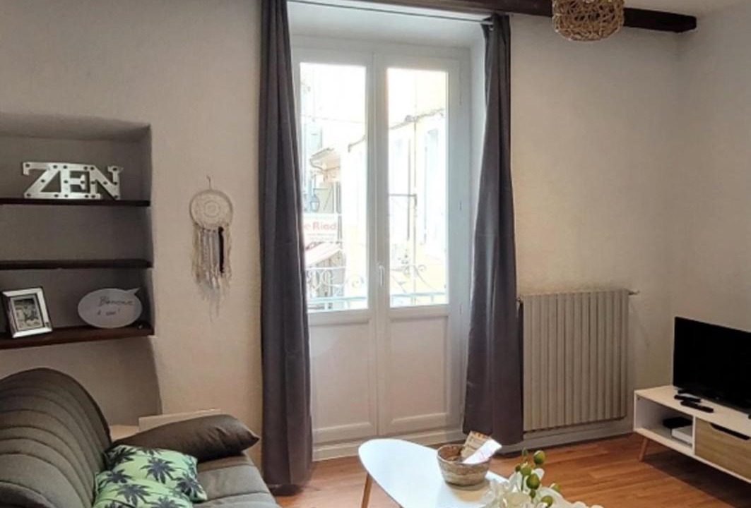 Photo of Livingroom in Orange