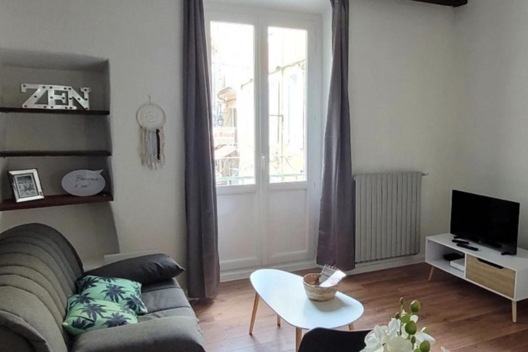 Photo of Livingroom in Orange