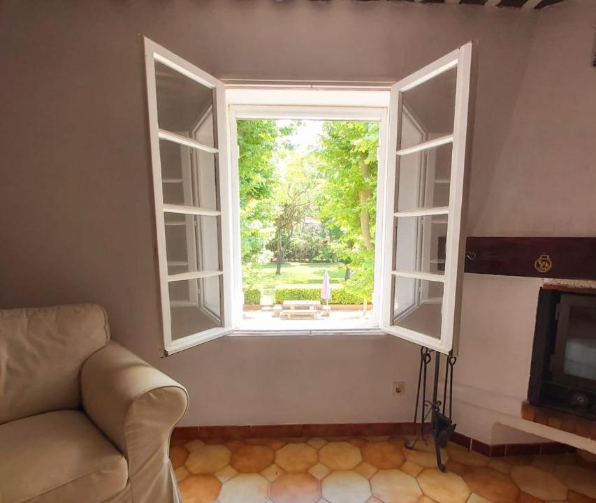 Photo of Livingroom in Rustrel